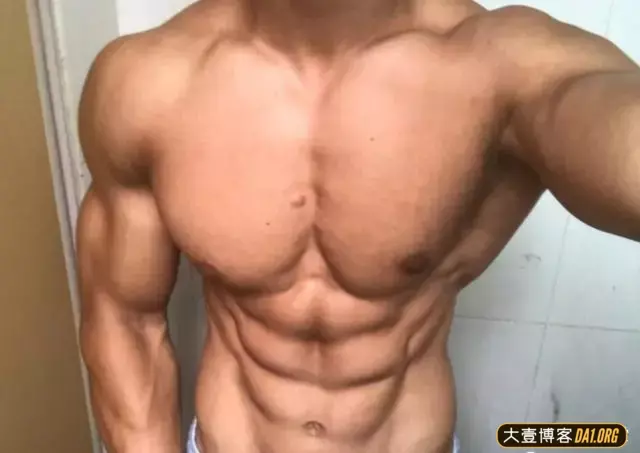 师院大学生健身:坚持自己,然后向着自己的目标前进! 师院大学生健身:坚持自己,然后向着自己的目标前进!