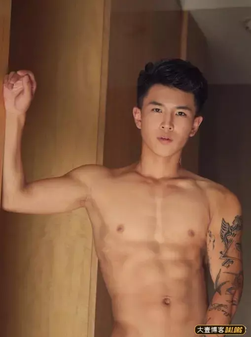 影像男蓝色杨力鸣,杨力鸣疯狂去爱全见版引网友热议 影像男蓝色杨力鸣,杨力鸣疯狂去爱全见版引网友热议