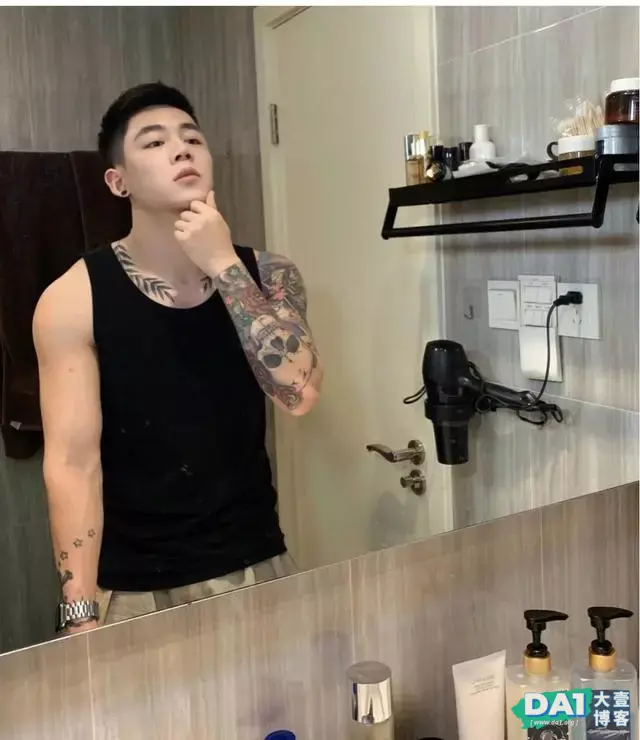 拥有清秀好看的外形,颜值酷帅型的体育毕业生,透着野性的小狼狗 拥有清秀好看的外形,颜值酷帅型的体育毕业生,透着野性的小狼狗