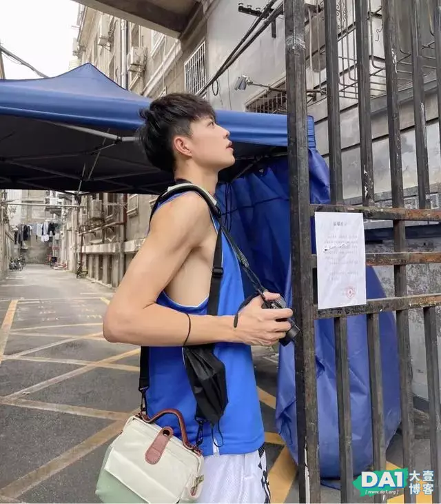 精瘦身材的阳光小狼狗,爱好旅游、摄影、健身的他,简单有魅力! 精瘦身材的阳光小狼狗,爱好旅游、摄影、健身的他,简单有魅力!