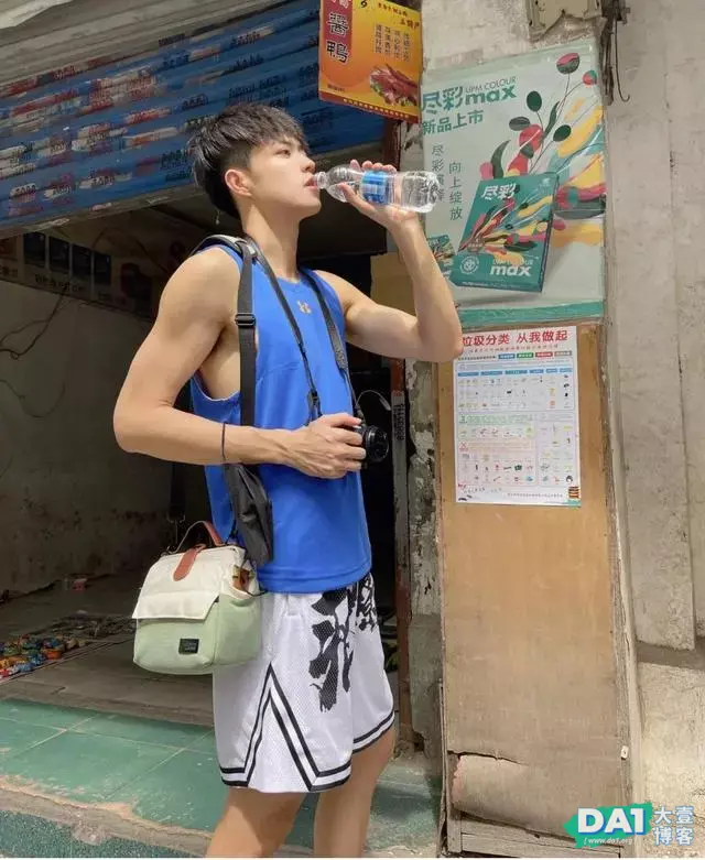 精瘦身材的阳光小狼狗,爱好旅游、摄影、健身的他,简单有魅力! 精瘦身材的阳光小狼狗,爱好旅游、摄影、健身的他,简单有魅力!