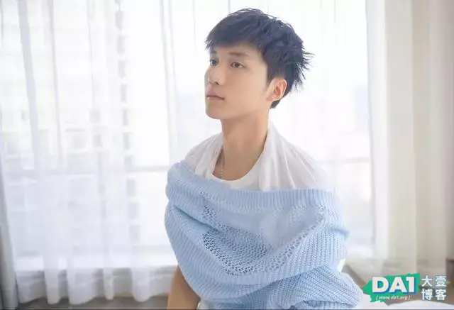 青春阳光,活力开朗的美少年,一张胶原蛋白的脸,年轻就是有型! 青春阳光,活力开朗的美少年,一张胶原蛋白的脸,年轻就是有型!