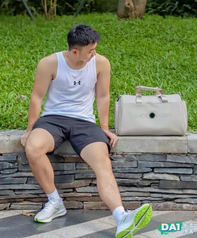 喜欢晨跑的健壮小狼狗,一身运动风格,年轻就是好,青春气息十足 喜欢晨跑的健壮小狼狗,一身运动风格,年轻就是好,青春气息十足