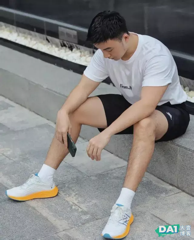 喜欢晨跑的健壮小狼狗,一身运动风格,年轻就是好,青春气息十足 喜欢晨跑的健壮小狼狗,一身运动风格,年轻就是好,青春气息十足