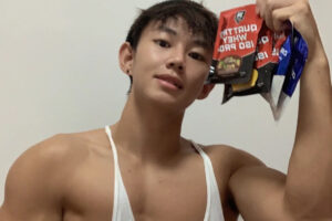 阳刚的气质，英俊的五官，结实的肌肉与稚嫩的容颜，男友力爆棚！-大壹博客