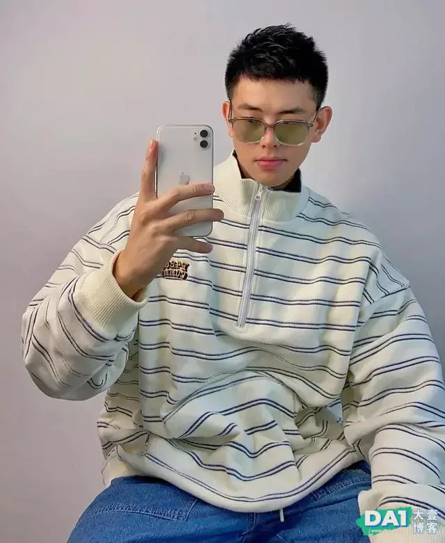 简单干净的穿搭风格,让身高185CM、外表痞帅的95后小哥哥更有型 简单干净的穿搭风格,让身高185CM、外表痞帅的95后小哥哥更有型