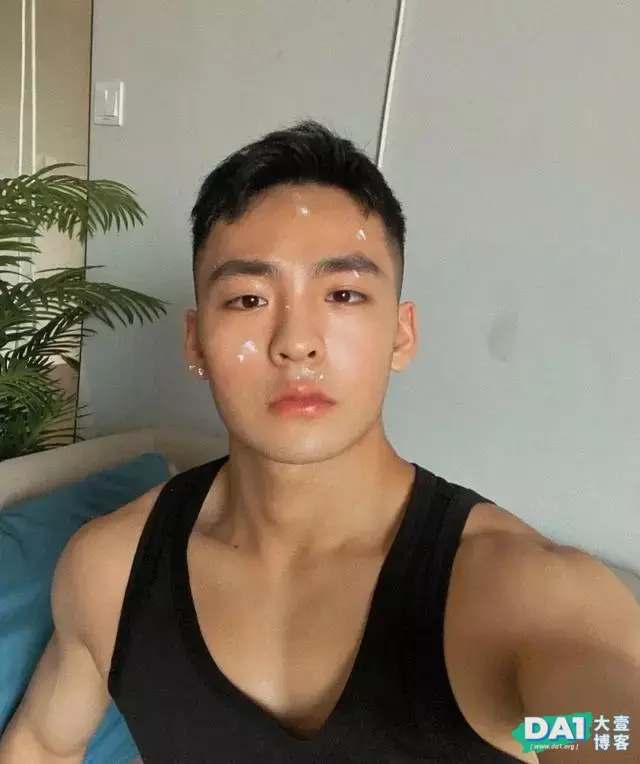 百看不厌的国产肌肉小奶狗,可以做你的男友吗? 百看不厌的国产肌肉小奶狗,可以做你的男友吗?