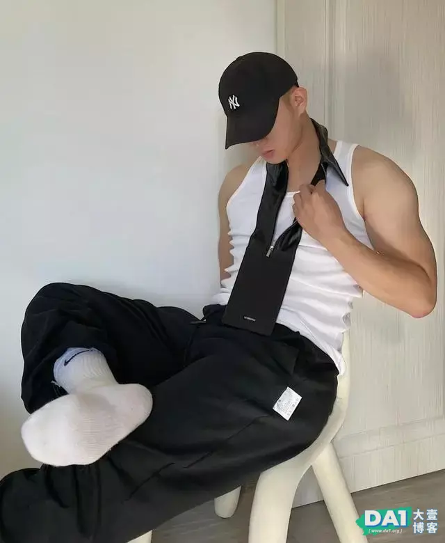 奶凶奶凶的肌肉网红小哥,能奶能狼还超甜的宝藏男孩 奶凶奶凶的肌肉网红小哥,能奶能狼还超甜的宝藏男孩
