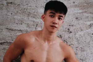 年轻有活力、青春范十足，健壮身材与八块腹肌更显男生颜值担当！-大壹博客