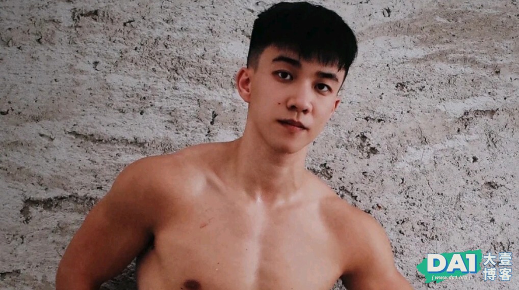 年轻有活力、青春范十足，健壮身材与八块腹肌更显男生颜值担当！-大壹博客