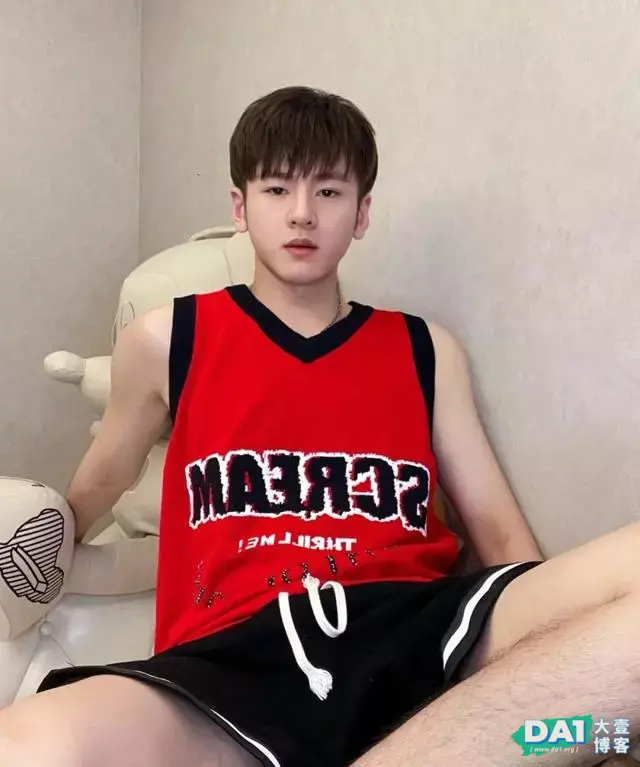 杭州小奶狗被“宠”,原因是脸和身材相差太大,恨不得在腹肌上跑 杭州小奶狗被“宠”,原因是脸和身材相差太大,恨不得在腹肌上跑