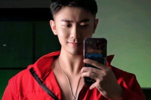 外表斯文精致小奶狗，当脱掉上衣后，立马变身健壮的肌肉小狼狗！-大壹博客