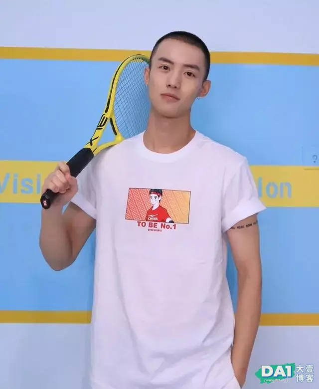 颜值担当气质佳,00后寸发小奶狗,青春活力时尚,你的男友上线啦 颜值担当气质佳,00后寸发小奶狗,青春活力时尚,你的男友上线啦