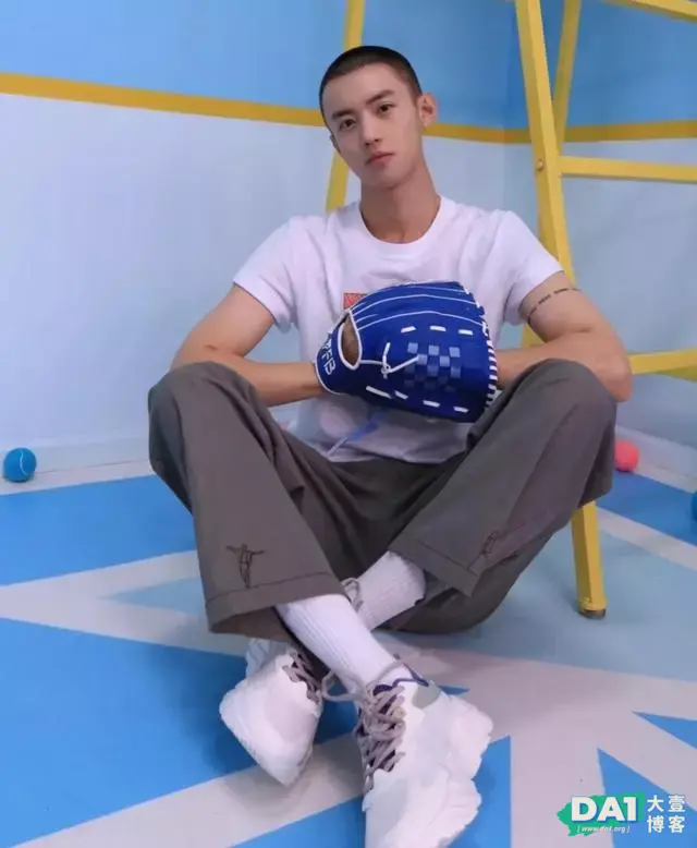 颜值担当气质佳,00后寸发小奶狗,青春活力时尚,你的男友上线啦 颜值担当气质佳,00后寸发小奶狗,青春活力时尚,你的男友上线啦