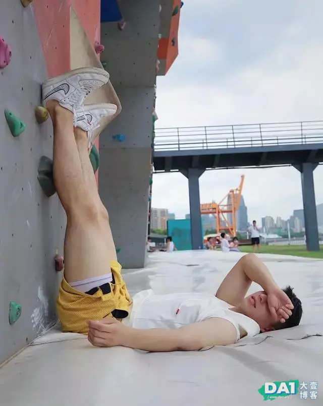 爱好运动的奶味男生,清爽的外形,阳光般的气质,让人羡慕的青春 爱好运动的奶味男生,清爽的外形,阳光般的气质,让人羡慕的青春