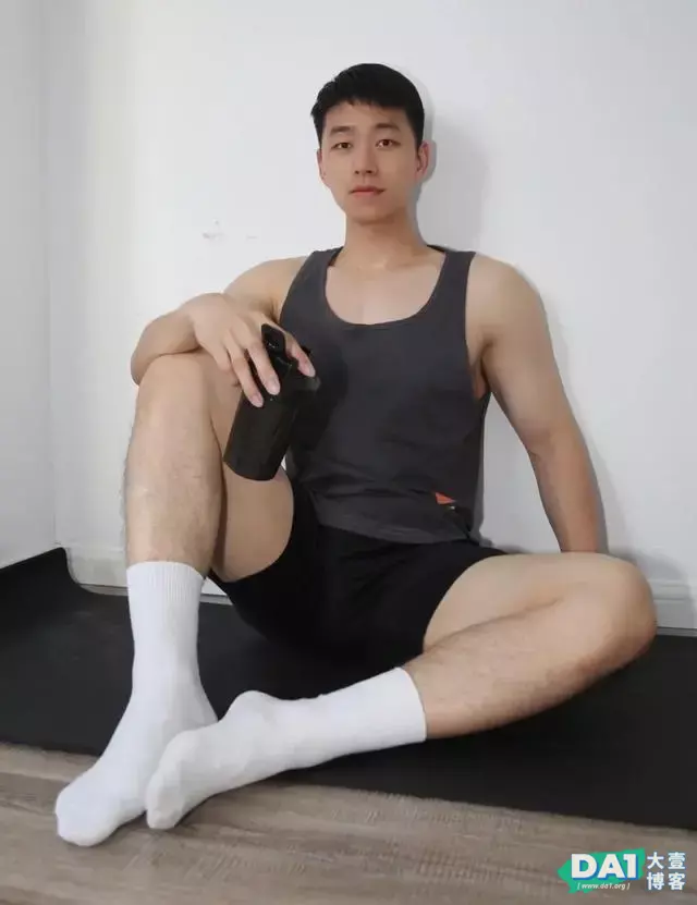 居家斯文小哥哥,清纯可人外形佳,魅力十足有型,谁家男友这样酷 居家斯文小哥哥,清纯可人外形佳,魅力十足有型,谁家男友这样酷