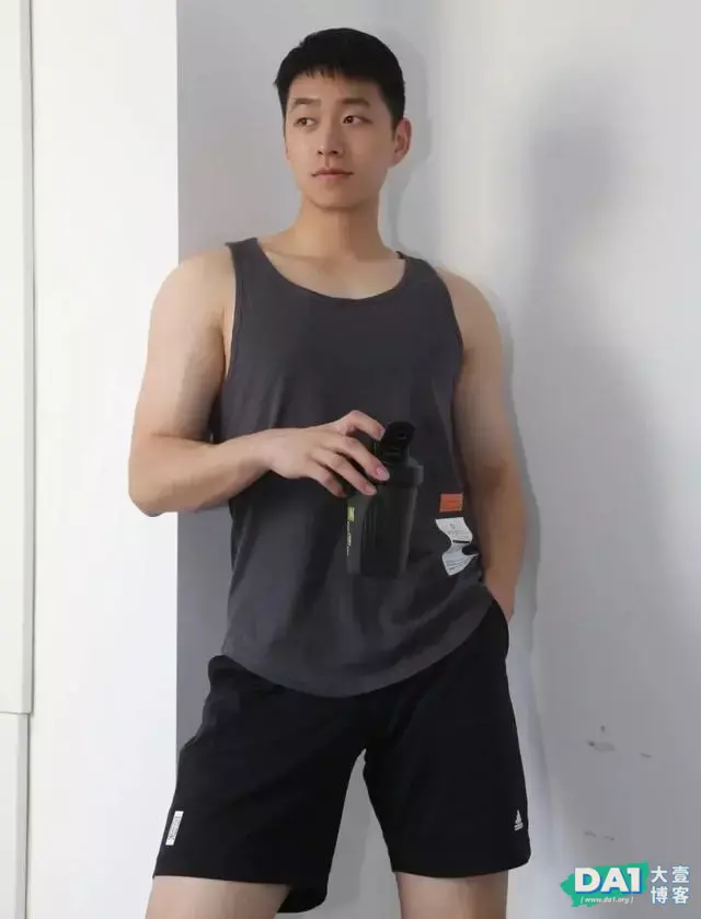 居家斯文小哥哥,清纯可人外形佳,魅力十足有型,谁家男友这样酷 居家斯文小哥哥,清纯可人外形佳,魅力十足有型,谁家男友这样酷