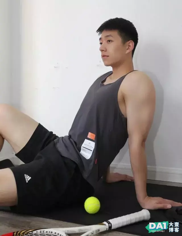 居家斯文小哥哥,清纯可人外形佳,魅力十足有型,谁家男友这样酷 居家斯文小哥哥,清纯可人外形佳,魅力十足有型,谁家男友这样酷