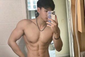 身高185CM运动型体育生,瘦高身材线条竟然这么好看,有点羡慕哦-大壹博客