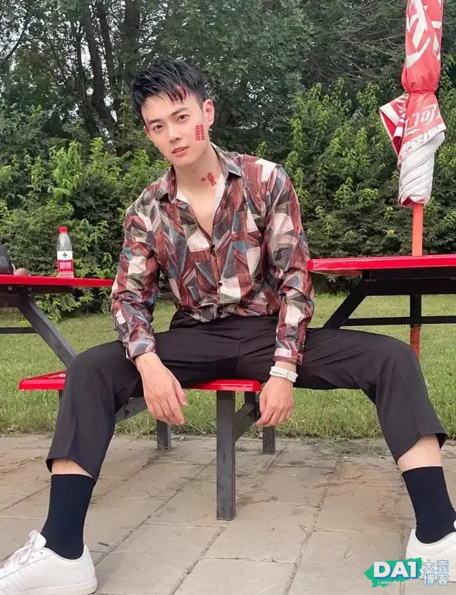南京体院游泳健将,肌肤白净爱自拍,一张稚嫩的脸更显清纯可爱! 南京体院游泳健将,肌肤白净爱自拍,一张稚嫩的脸更显清纯可爱!
