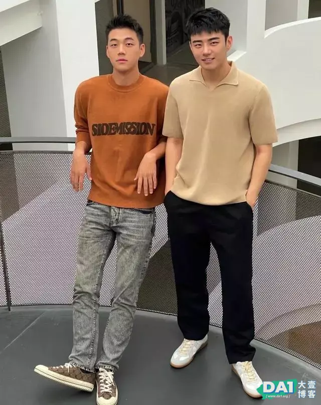 结实的肌肉,健硕的身材,就算长相一般的男生,依然魅力值满分! 结实的肌肉,健硕的身材,就算长相一般的男生,依然魅力值满分!