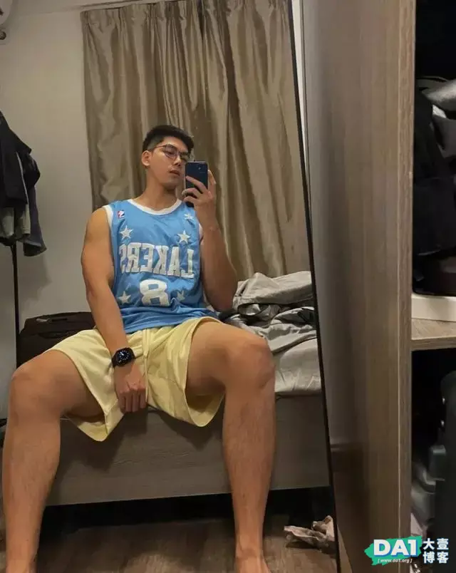 是球服少年也是正装帅男,高帅健壮的男生是你理想的男友身材吗? 是球服少年也是正装帅男,高帅健壮的男生是你理想的男友身材吗?