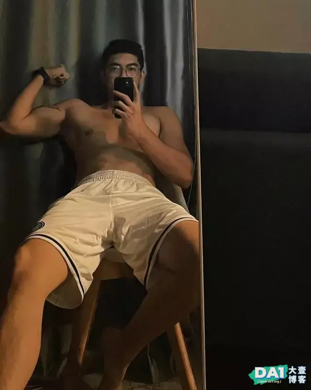 是球服少年也是正装帅男,高帅健壮的男生是你理想的男友身材吗? 是球服少年也是正装帅男,高帅健壮的男生是你理想的男友身材吗?