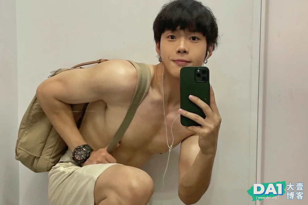 稚嫩的容颜，清瘦的身材，00后小哥哥的身材都这么让人羡慕了吗！-大壹博客