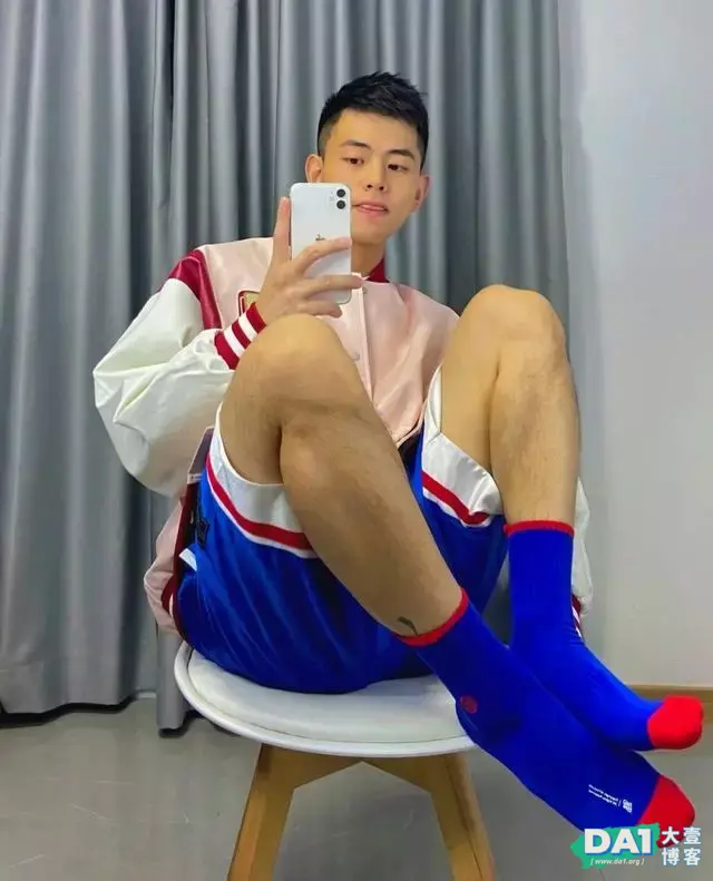 痞帅气质大长腿99年体育生,身高183CM,爱干净的男生,魅力十足 痞帅气质大长腿99年体育生,身高183CM,爱干净的男生,魅力十足
