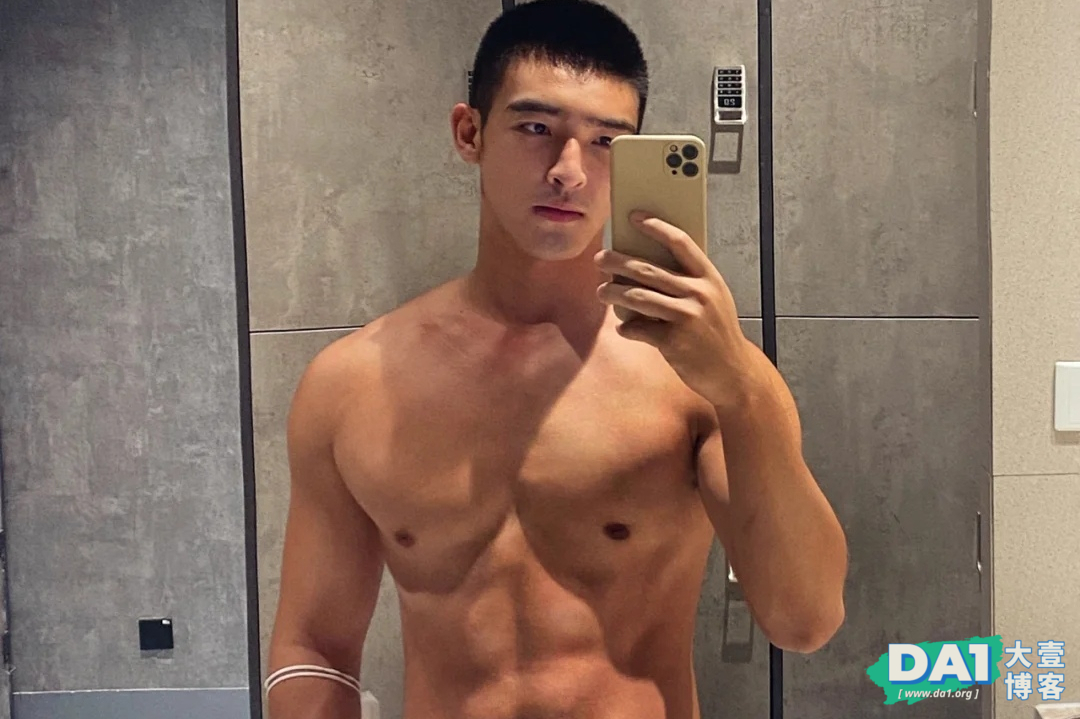英俊硬朗的健身小奶狗，自拍臭美瞬间，这身材和颜值，男友力爆棚-大壹博客