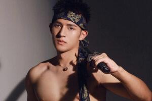 俊朗的容颜，健壮的身材，阳刚气质小狼狗，个性装扮，满屏荷尔蒙-大壹博客