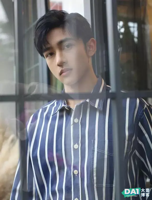 文艺青春小奶狗,阳光有朝气,身材好,颜值高,简直就是男友典范 文艺青春小奶狗,阳光有朝气,身材好,颜值高,简直就是男友典范