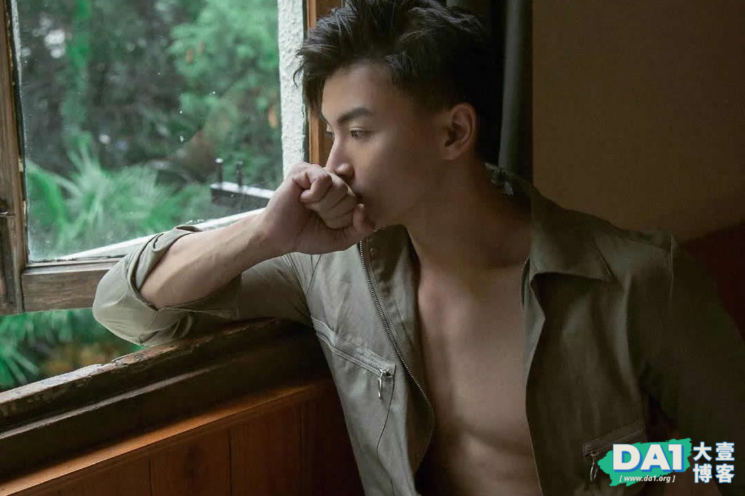 青春阳刚帅气的工装型男VS健壮寸头肌肉男，暴走的荷尔蒙更有魅力-大壹博客