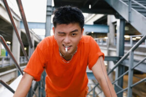 青春有朝气、运动范十足的00后小奶狗,爱自拍的男生浑身都是活力-大壹博客