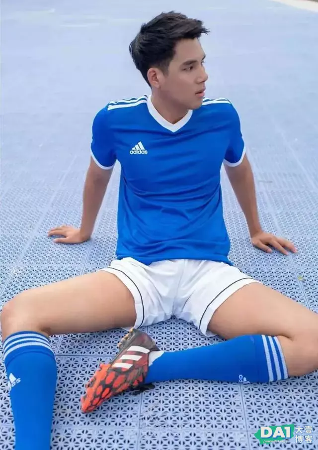 阳光痞帅的英俊体育生小奶狗,每个喜欢运动的男孩子都那么优秀么 阳光痞帅的英俊体育生小奶狗,每个喜欢运动的男孩子都那么优秀么