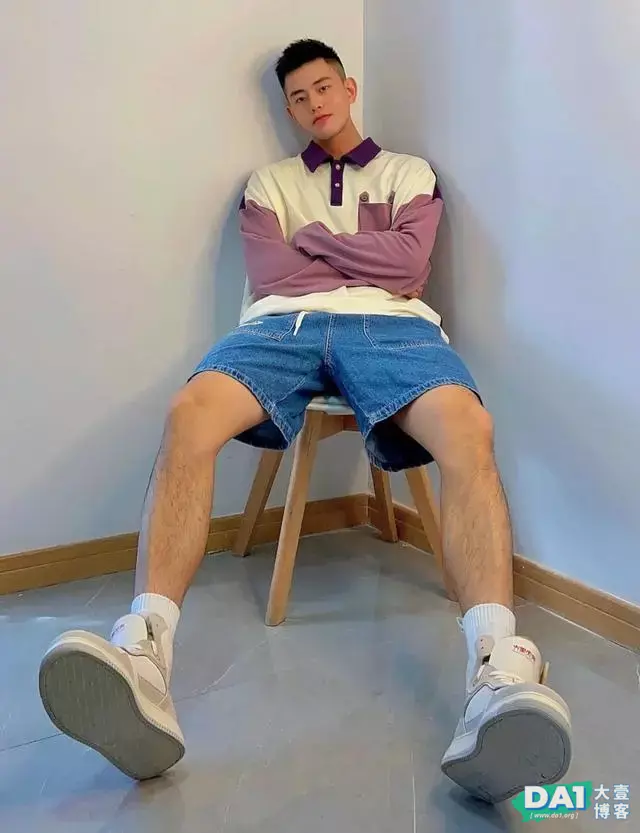 身高182CM，70KG体重，时尚感超强的学院派穿搭，满满的少年感！