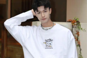 奶味十足、外表英俊的青春美少年,有颜值的男生这样穿,更有型!-大壹博客