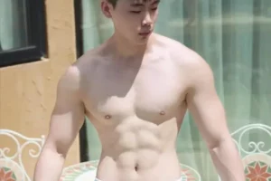 拍片就当玩,这个肤白貌美的小奶狗很值得一看-大壹博客