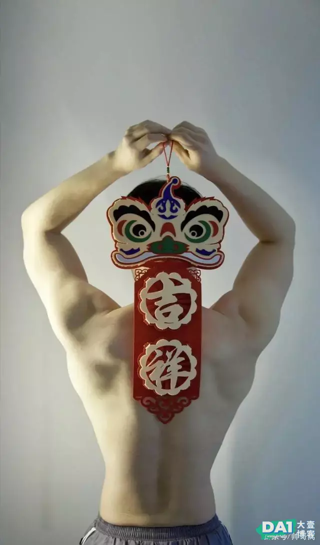 拍片就当玩,这个肤白貌美的小奶狗很值得一看 拍片就当玩,这个肤白貌美的小奶狗很值得一看