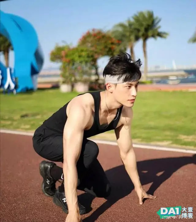 鲜嫩高中生奶狗弟弟,是吃可爱长大的吗? 鲜嫩高中生奶狗弟弟,是吃可爱长大的吗?