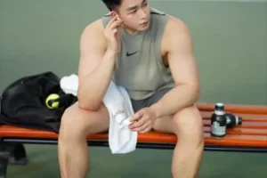 每天坚持运动健身的阳光小奶狗,高高壮壮的身材,有点恋爱的感觉-大壹博客
