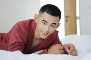 健壮的身材,阳刚的气质,爱健身的男生浑身散发诱人的荷尔蒙气息-大壹博客
