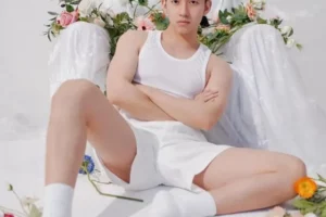 颜高条顺的阳光大男孩，酷酷的表情有点痞坏，网友：这小子真帅！-大壹博客