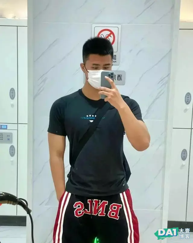 身高191CM寸头体育生,阳刚、健壮有活力,运动男孩果然是最帅的 身高191CM寸头体育生,阳刚、健壮有活力,运动男孩果然是最帅的