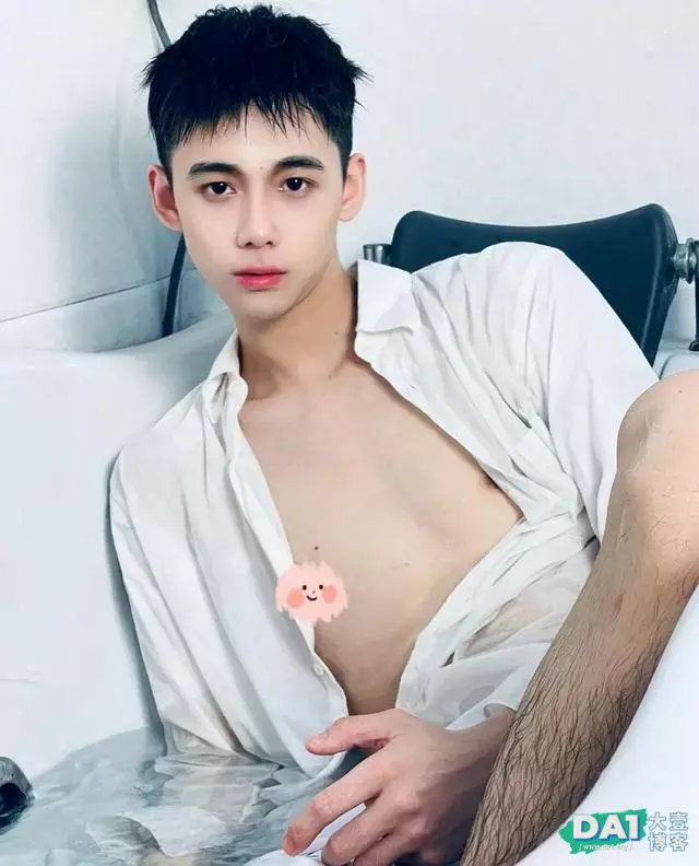 俊美清秀的容颜、白里透红的肌肤，作为大1小奶狗，又要被受虐了-大壹博客