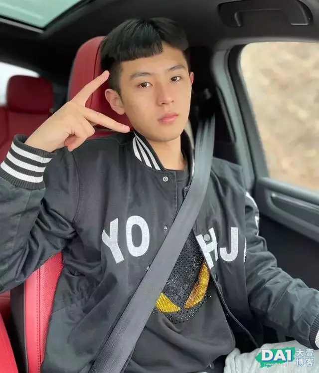 可爱到爆的03年小奶狗,干净、清爽的外型,是你的夏日限定男友吗 可爱到爆的03年小奶狗,干净、清爽的外型,是你的夏日限定男友吗