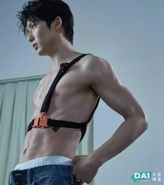 浑身散发男模范的青春美少年,立体的五官,干净清爽,男友力爆棚 浑身散发男模范的青春美少年,立体的五官,干净清爽,男友力爆棚