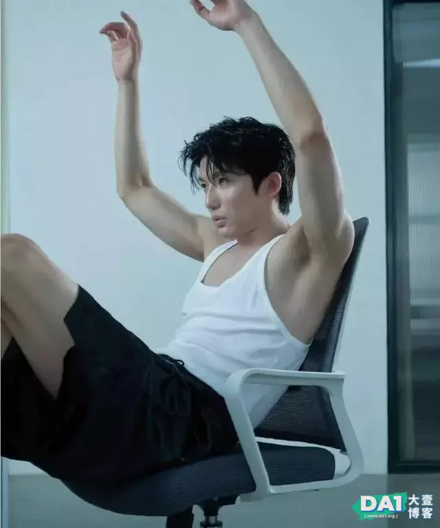 浑身散发男模范的青春美少年,立体的五官,干净清爽,男友力爆棚 浑身散发男模范的青春美少年,立体的五官,干净清爽,男友力爆棚