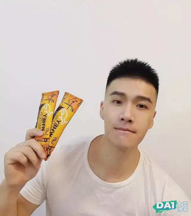 健身男孩的增肌秘密,有颜值的肌肉小奶狗,一样练出好看的身材! 健身男孩的增肌秘密,有颜值的肌肉小奶狗,一样练出好看的身材!