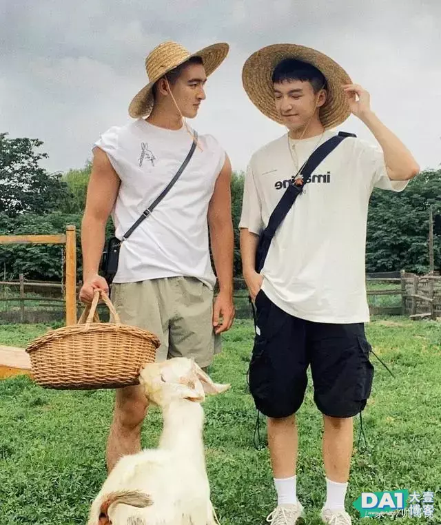 生活在乡间的小哥哥,青春阳光,奶味十足,农材最靓的仔很可爱哦 生活在乡间的小哥哥,青春阳光,奶味十足,农材最靓的仔很可爱哦
